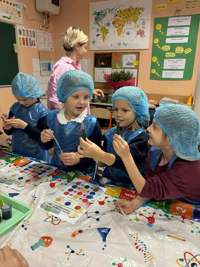 Jaunuju_mokslininku_edukacijose_2025_10_11