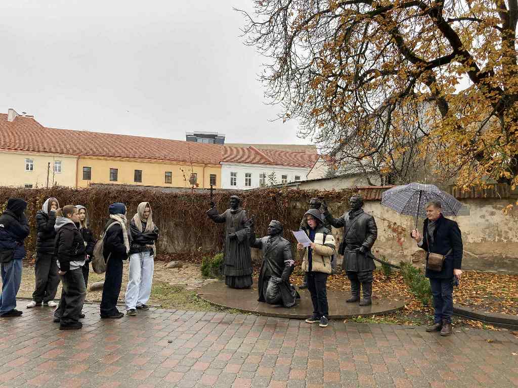 Dievas_Garbe_Tevyne_2025_11_8